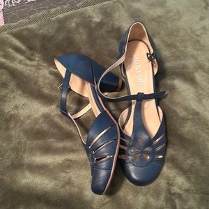 Navy blue heels